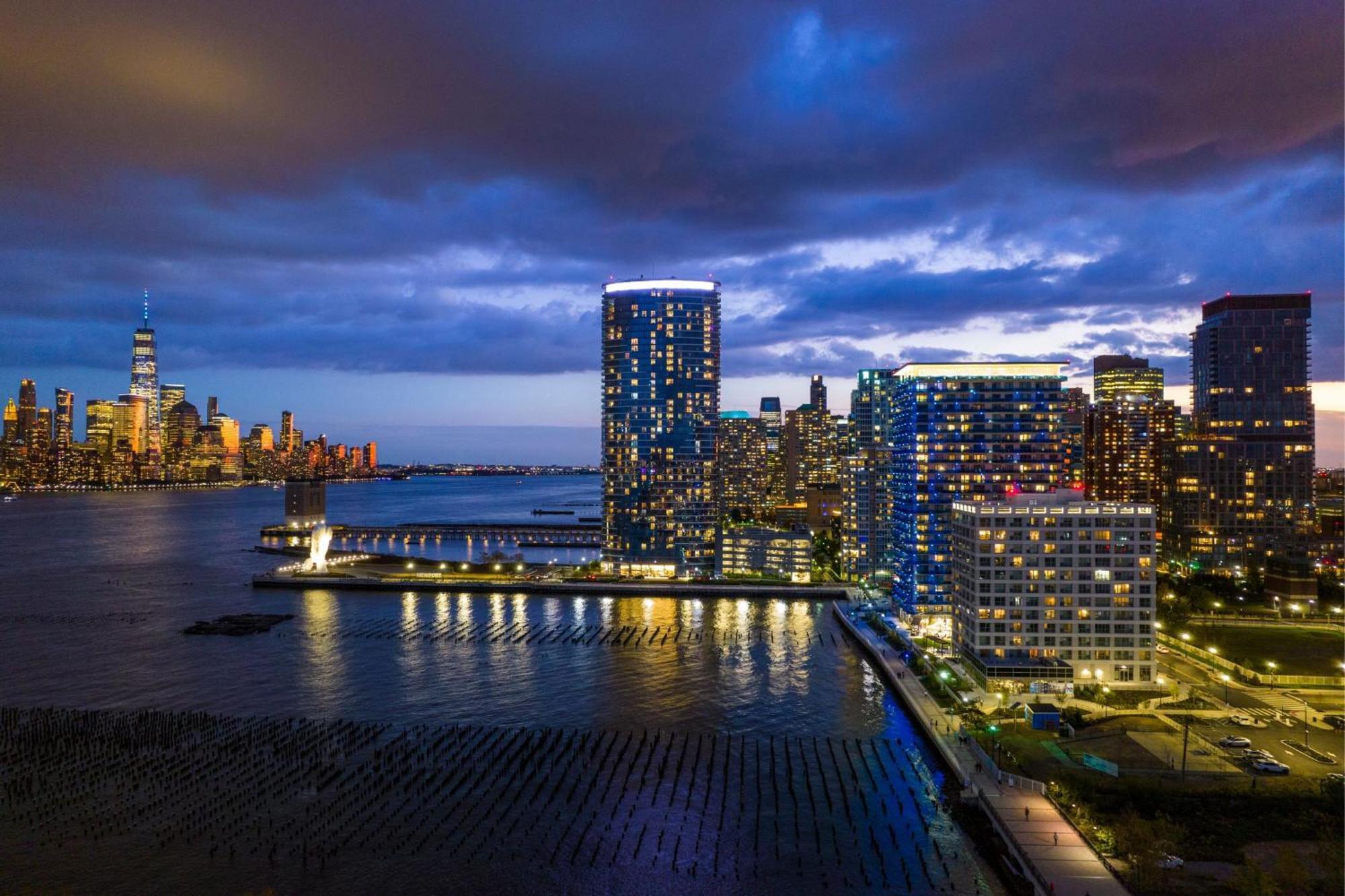The Westin Jersey City Newport Экстерьер фото